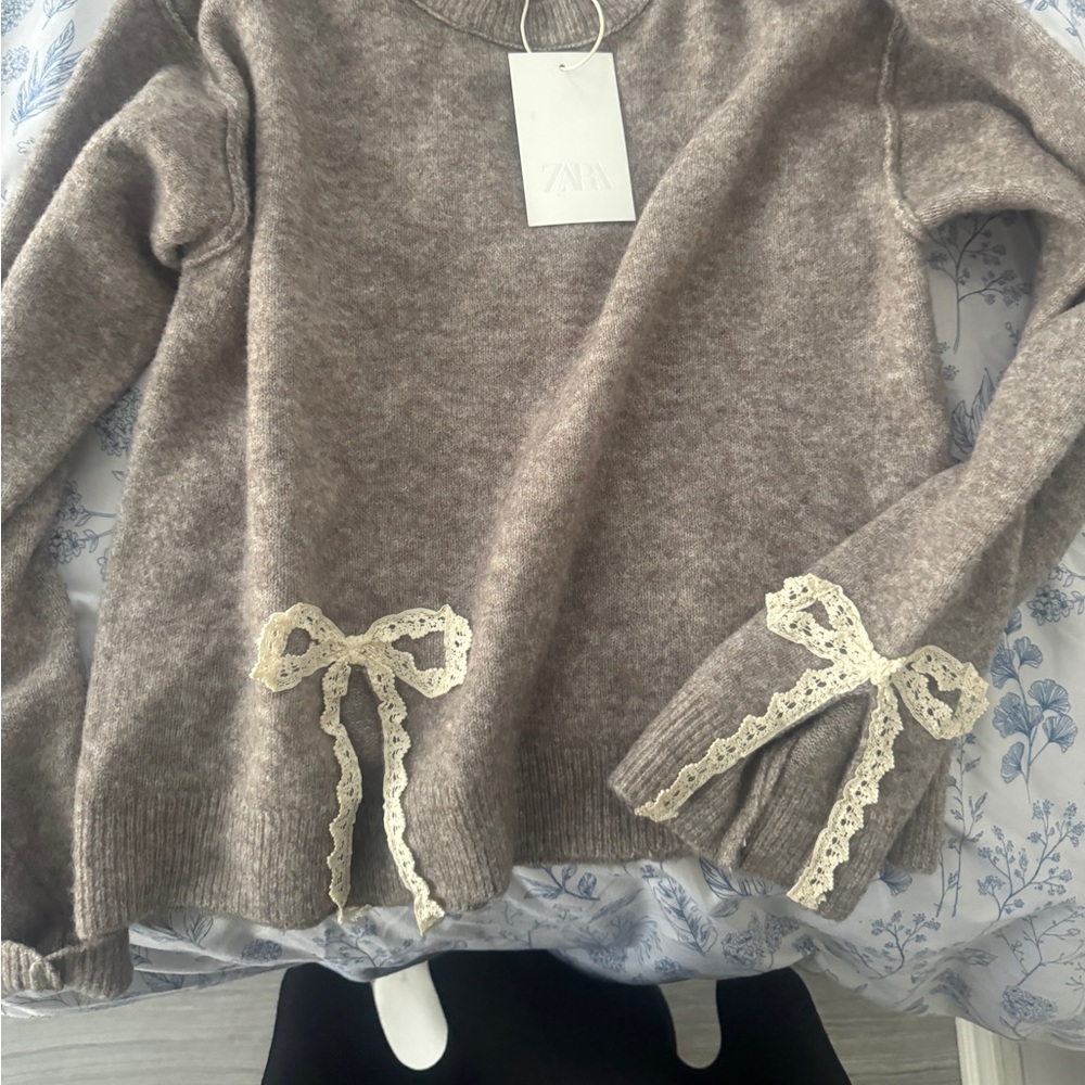 Zara Women's Tan Sweater with Lace Bows.